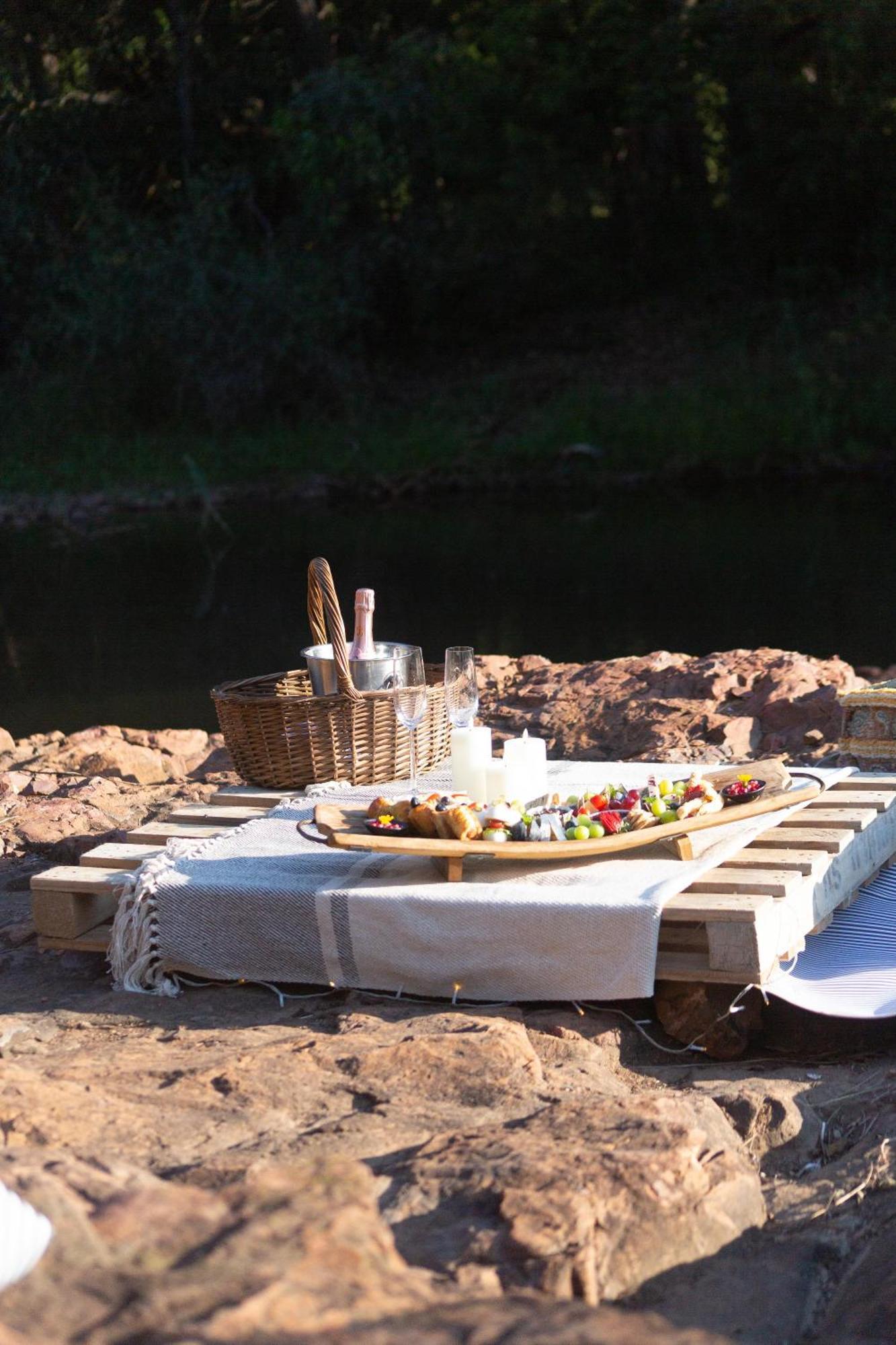 Mologa River Lodge Rust de Winter Bagian luar foto